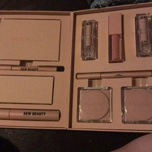 Kkw beauty bible brand new with recipe